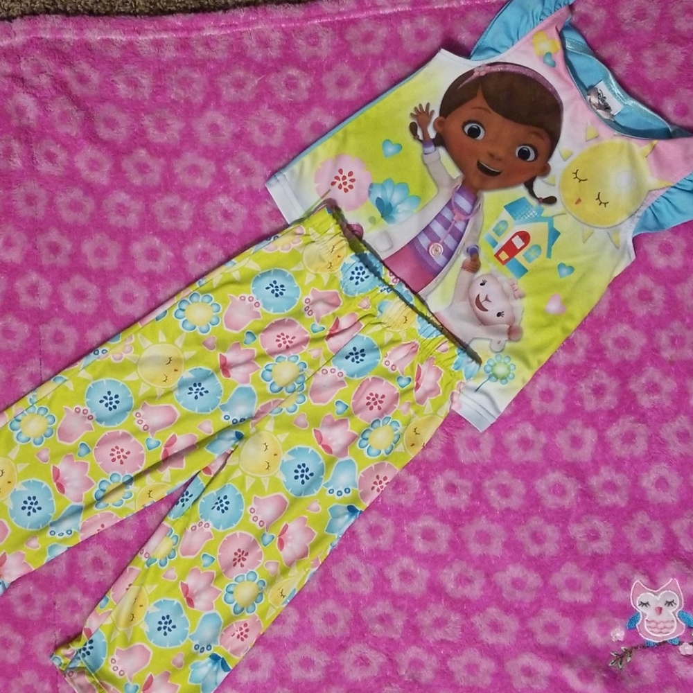 💜 3/$20 Doc McStuffins PJ's